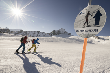 Beautiful ski tour routes on the glacier | © Norbert Niedring