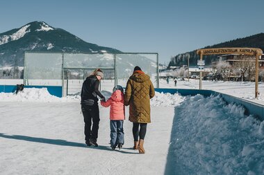 Ice rink in the center | © Stefanie Oberhauser, EXPA Pictures