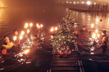  Christmas tree dedication | © Schweinoster