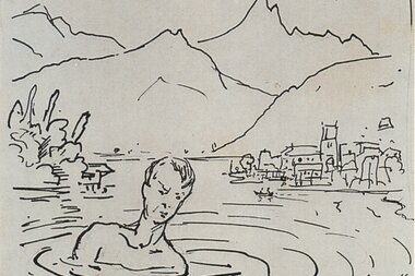 Sketch of a person swimming in water with mountains and a small town in the background. | © Eberhard Spangenberg/ Bildrecht, Wien, 2018