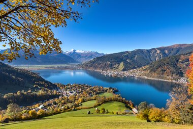  view of glacier, mountain and lake | © Nikolaus Faistauer