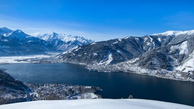 View of glacier, mountain and lake | © Nikolaus Faistauer